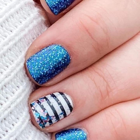 Color Street Nail Polish Strips in Dallas Darling - Picture 2 of 4